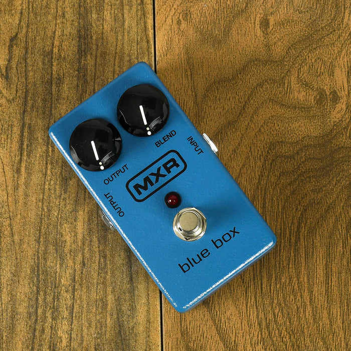 Pedal de distorsión MXR Blue Box